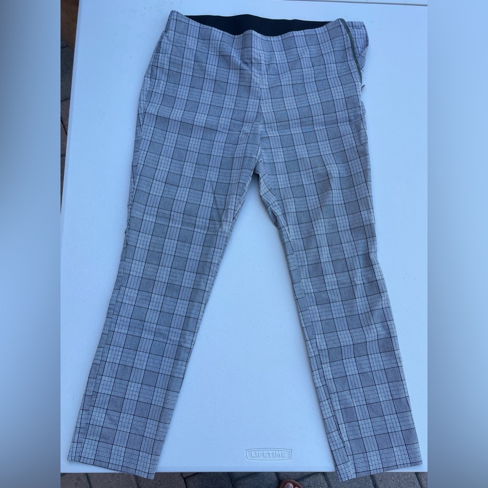 Women’s Gray Plaid Pants